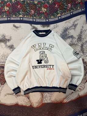 Vintage 90s White Mondetta Yale University Embroidered Crewneck Sweatshirt